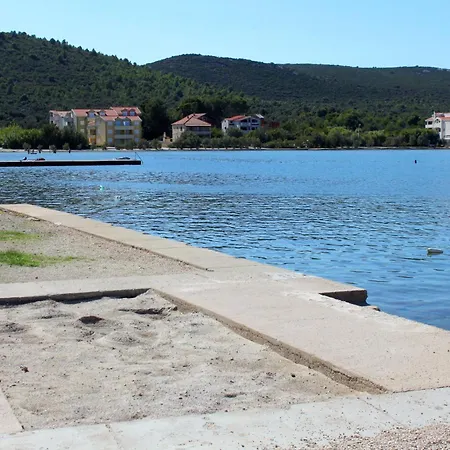 Triple 4309g 招待所